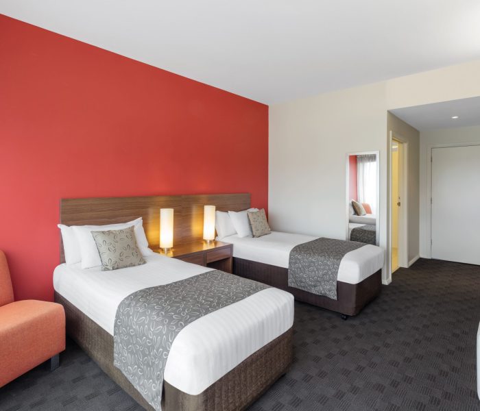 travelodge-hotel-hobart-airport-guest-room-bedroom-twin-03-2018
